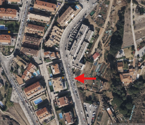 Imatge pels mitjans: Posar papereres a Can Gaietà